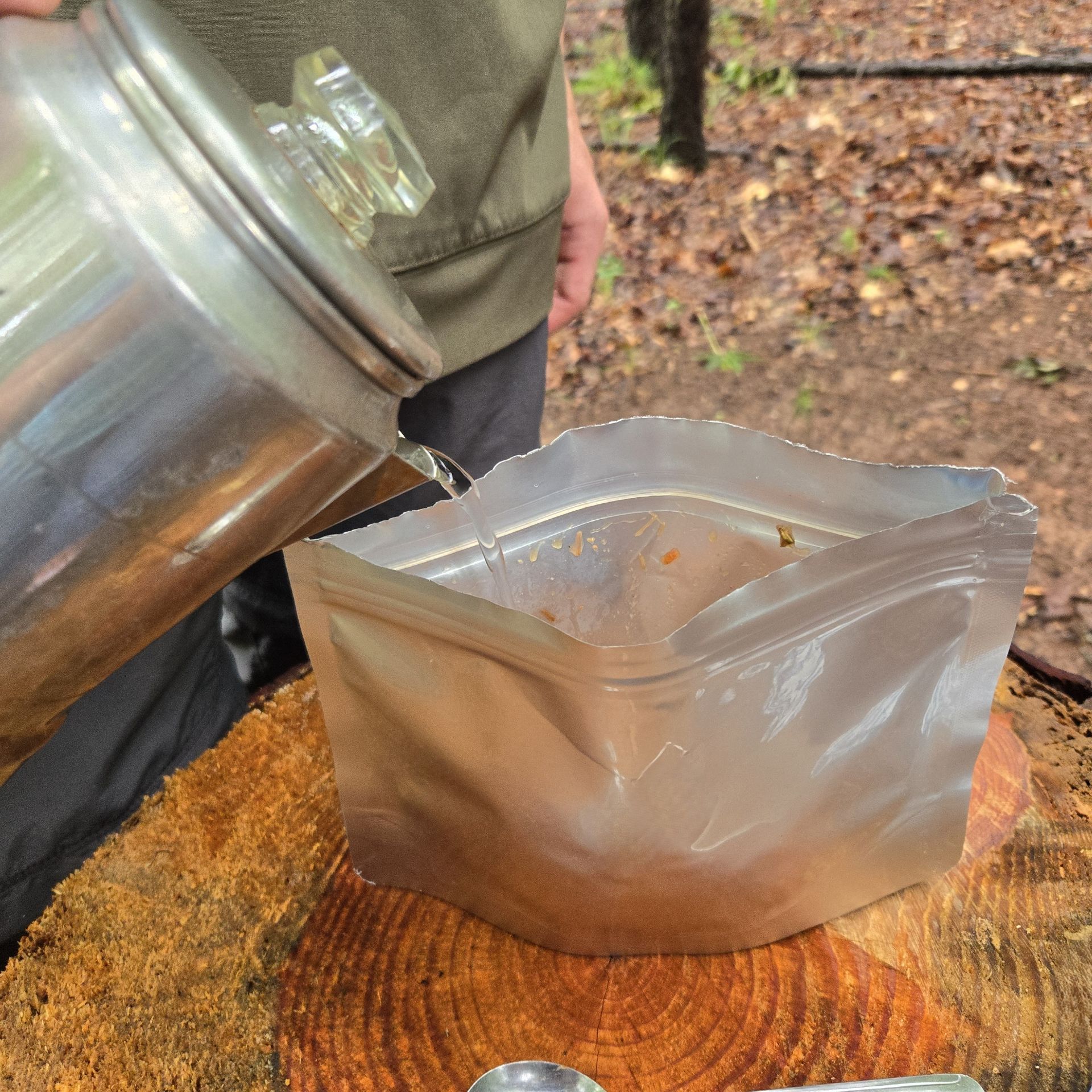 Picture of DOUBLE MEAL POUCH 7-Mil Gusseted Zip Top Mylar Bag plus 300 CC Oxygen Absorbers (100-COUNT)