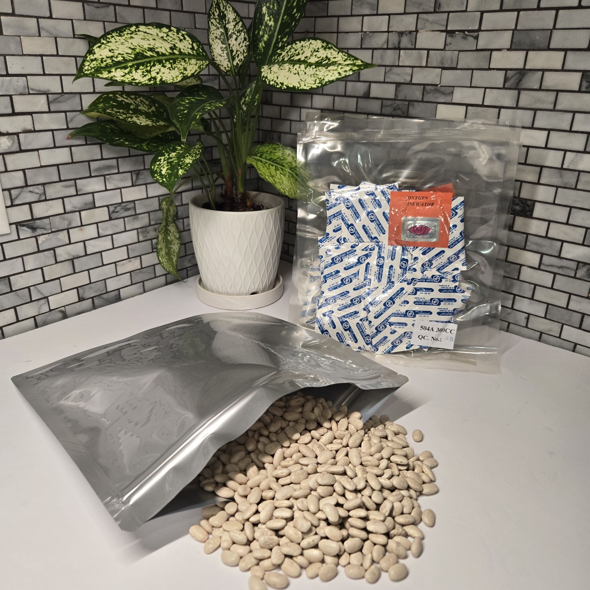 Picture of 2 Quart Mylar Zip Top Bags + 300 cc Oxygen Absorbers (50-COUNT)