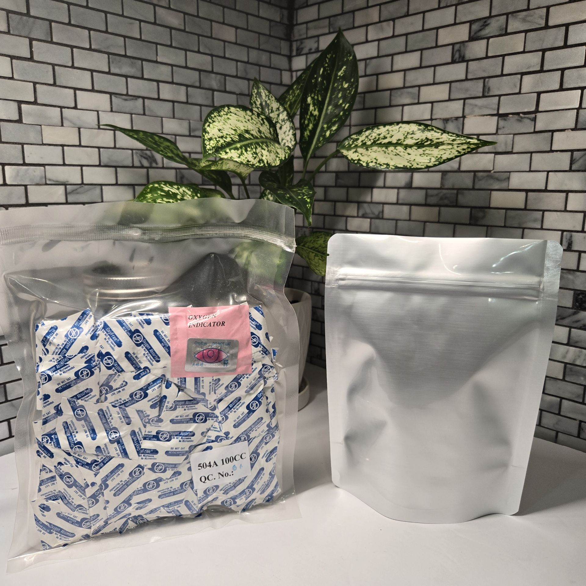 Picture of 1 Pint 7-Mil Gusseted Zip Top Mylar Bag plus 100 CC Oxygen Absorbers (100-COUNT)