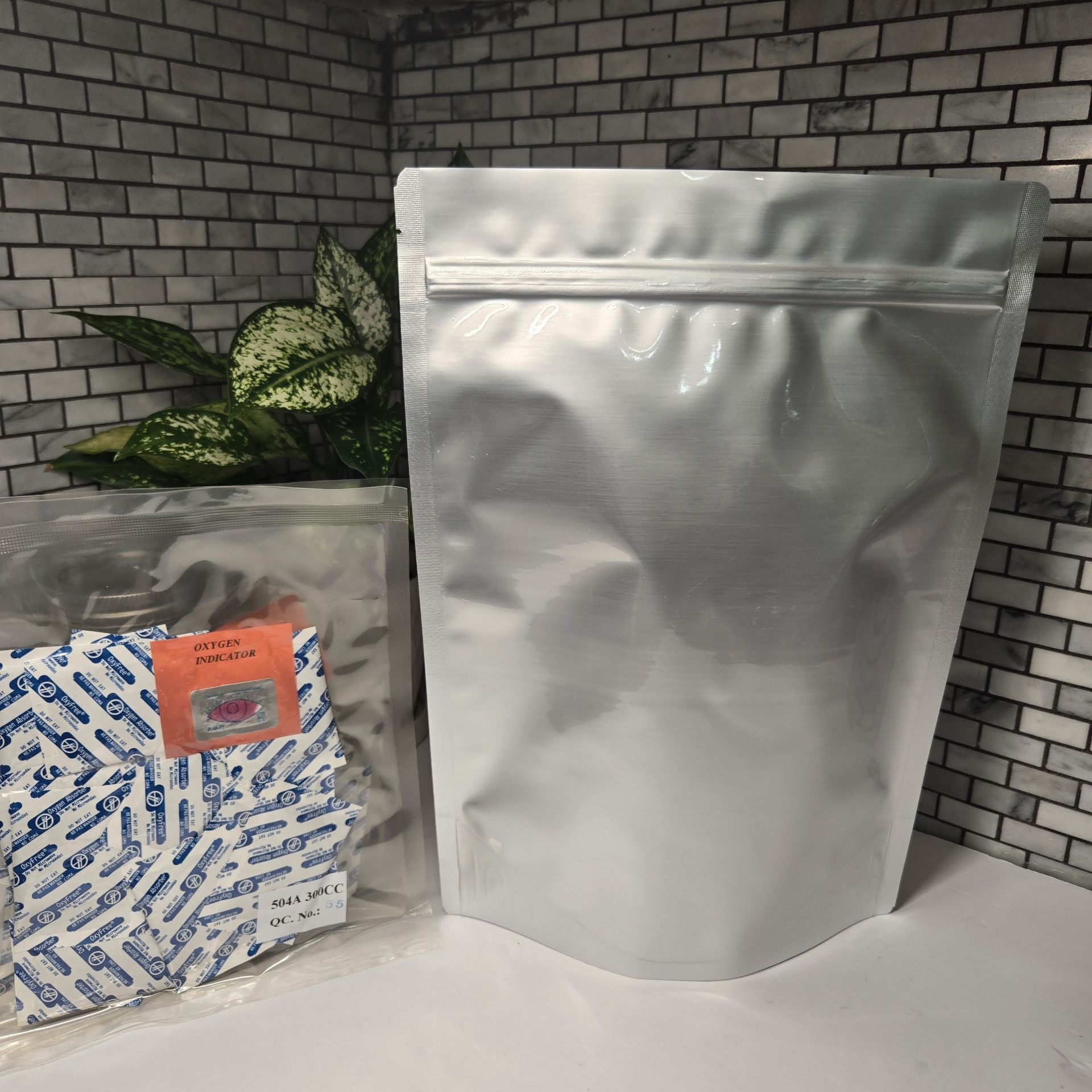 Picture of 1 Gallon 7-Mil Gusseted Zip Top Mylar Bag plus 300 CC Oxygen Absorbers (100-COUNT)